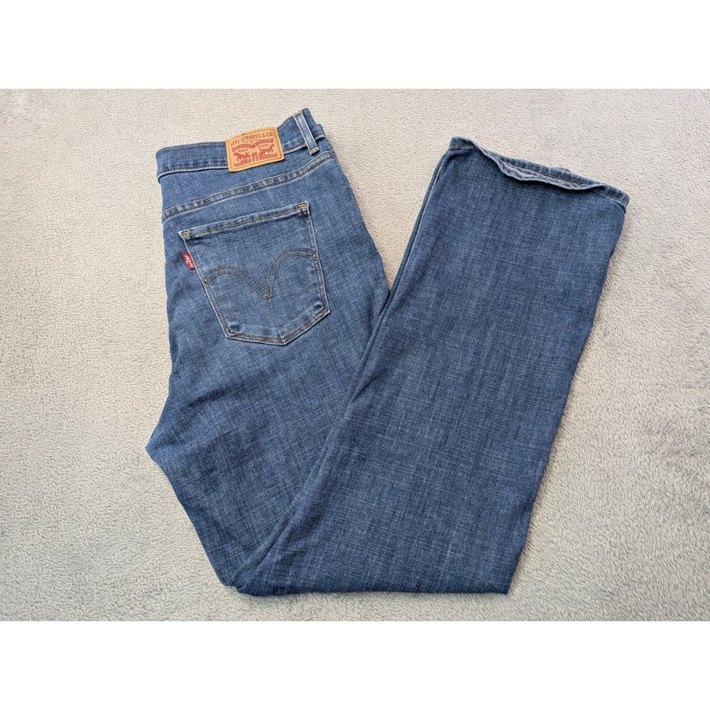 Levi's Women's Size 10 Classic Boot Jeans Medium Wash Blue Mid Rise